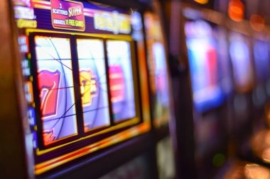 sbobet rupiah777 app interface showing live-dealer tables and sportsbook markets on mobile