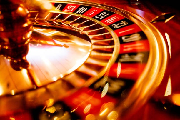 Dream Catcher wheel on sbobet rupiah777 mobile screen showing multiplier segments and live croupier